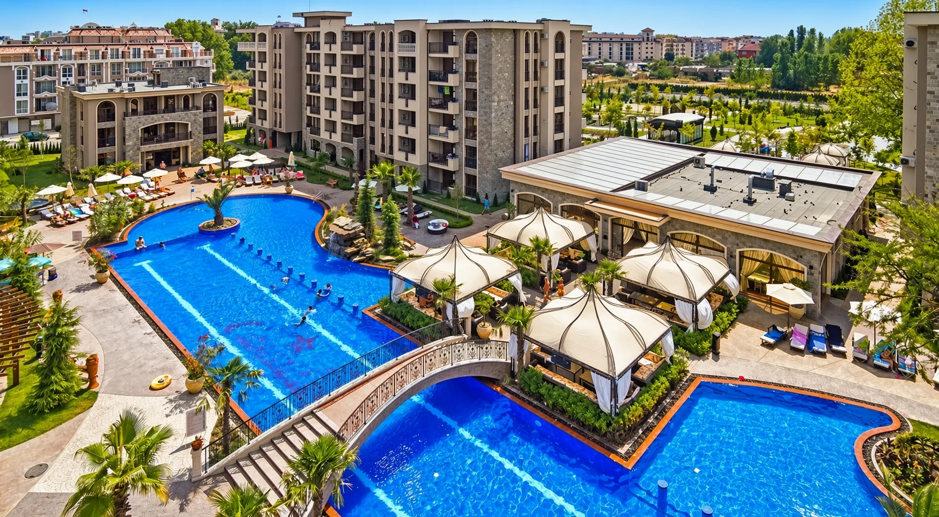 Бассейны и корпуса комплекса Cascadas Family Resort